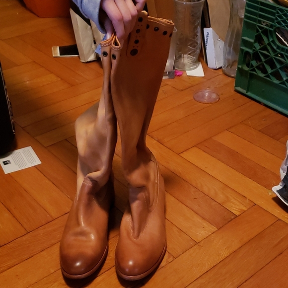 Frye pull on boots - Picture 4 of 6